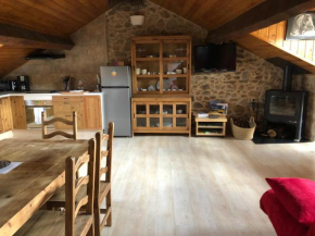 Charmant appartement dans le village/Coqueto apartamento en el pueblecito La Cabanasse